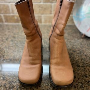 Gianni Bini Tan Suede Boots